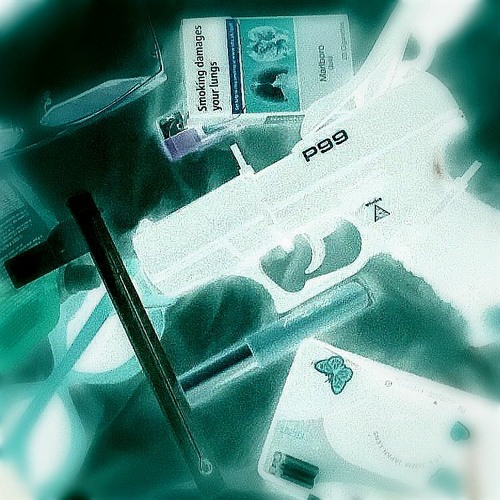 Fade In (OVERSSION x F e e L a ✙)