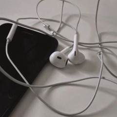 me&my headphones˙⋆˚˖★