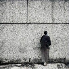 Lonely march to the wall