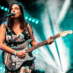 MARY BROADCAST - Aura