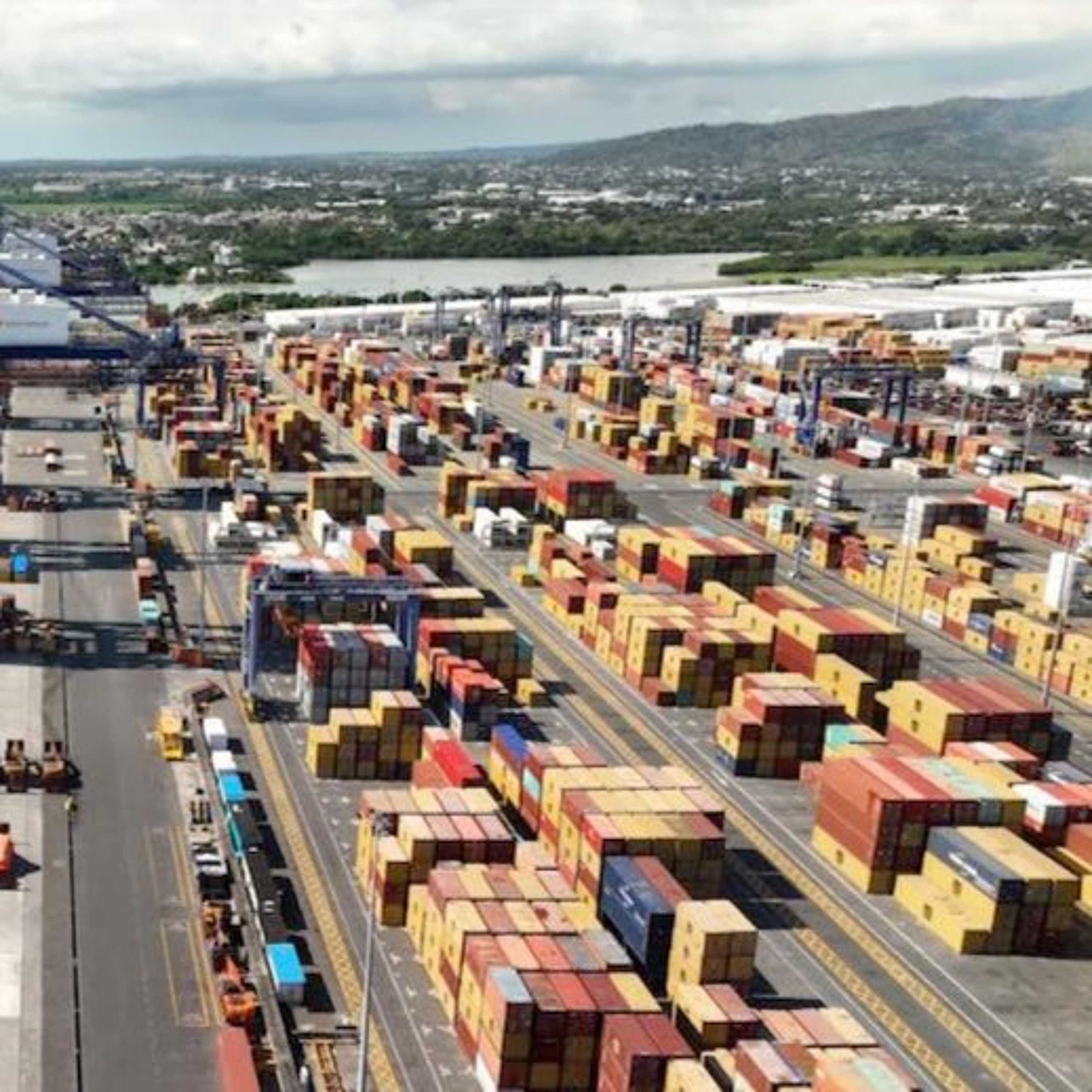 Panne au port : les opérations ont repris normalement, un investissement de Rs 2,7 milliards déjà approuvé episode artwork