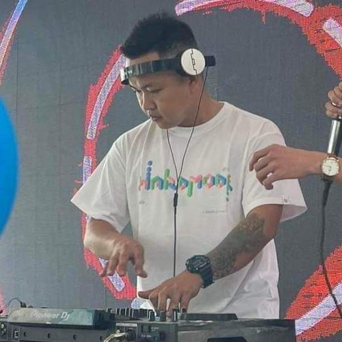 NEW - NONSTOP VIỆT MIX 2025 - R.O.T Mix.mp3