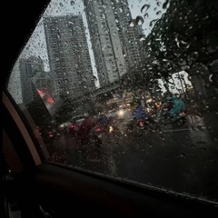Còn Thương Em Thì Không Để Cho Em khóc..