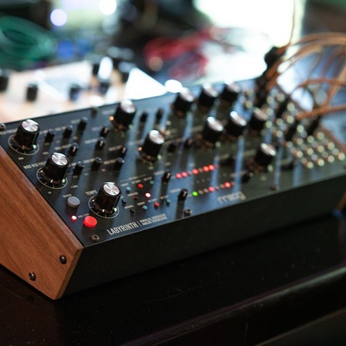 LBD Moog - Labyrinth - A Simple Start