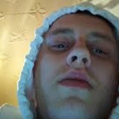 VKIE - STRASZNIE WCZORAJ ZACHLAŁEM (prod. LIL SANTIAGO)