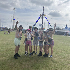 Tunes that make you groove    🕺🪩🎶☀️✨