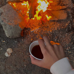 البس قناع الضحك وأخفي مدمعي