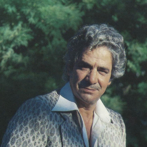 بعْدَما قدَّمتُ روحي وحَياتي ودِمائي قَدْ غَدوتُ اليومَ حُرًّا في بِلادي وسَمائي