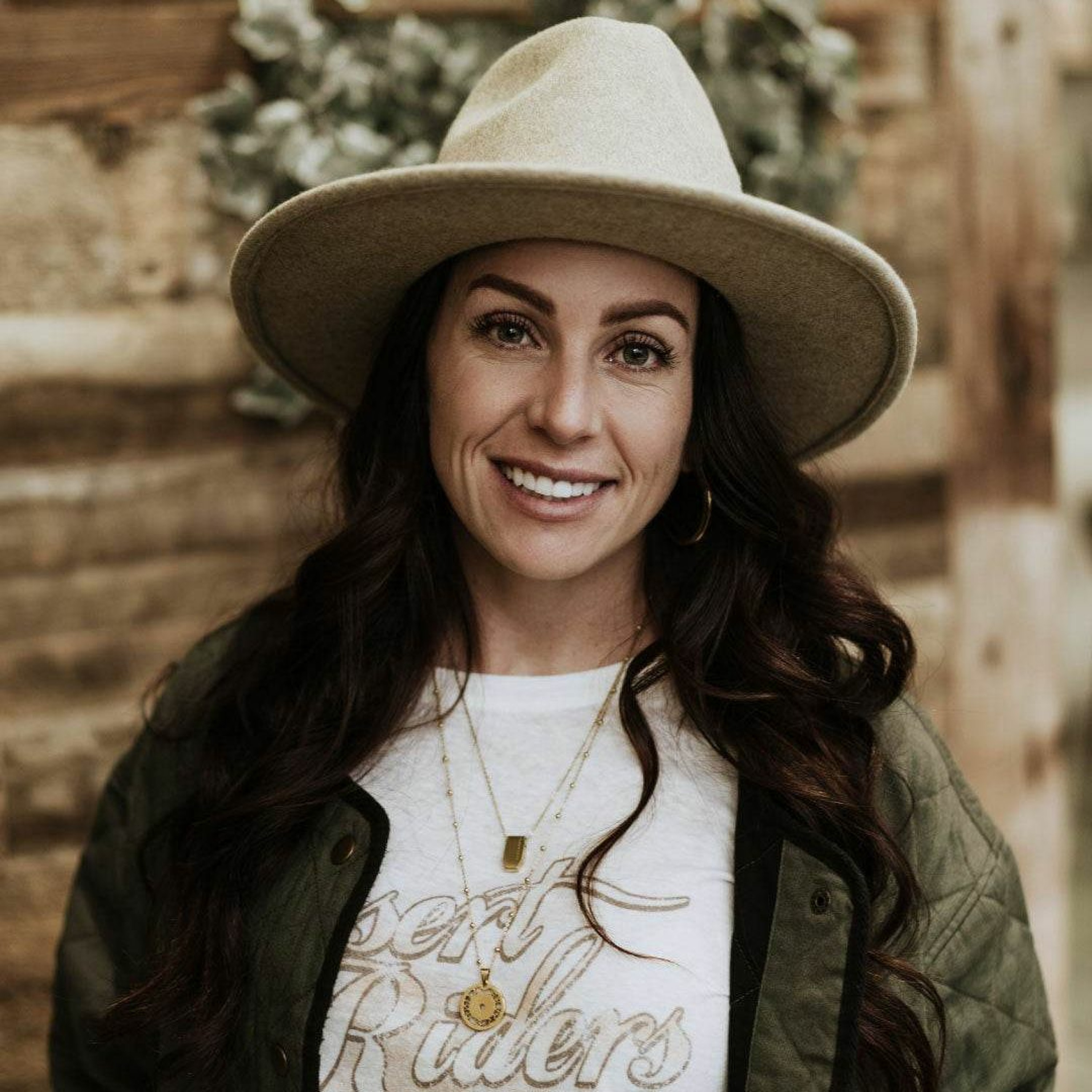 Kelsi Sheren - Episode 772 - Behind The Shield | Lyssna här | Poddtoppen.se
