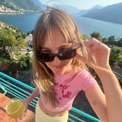 DJ Sweedee on vacay 🌞💖