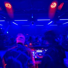 hannah laing - 4am in a rave (t.j.l.i. dub)