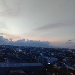 Luthfi Aulia - Langit Favorit (feat. Ghazi Alhabsyi).mp3