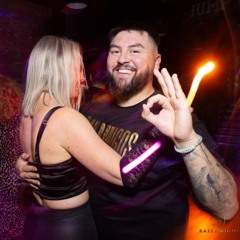 "En sista dans, Felicia. Är du redo?" - Ricki Gonzalez