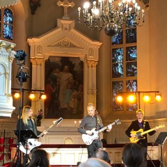 Rakkaus on hautausmaa, Ville Saarela & Auringon kukko. HIM cover