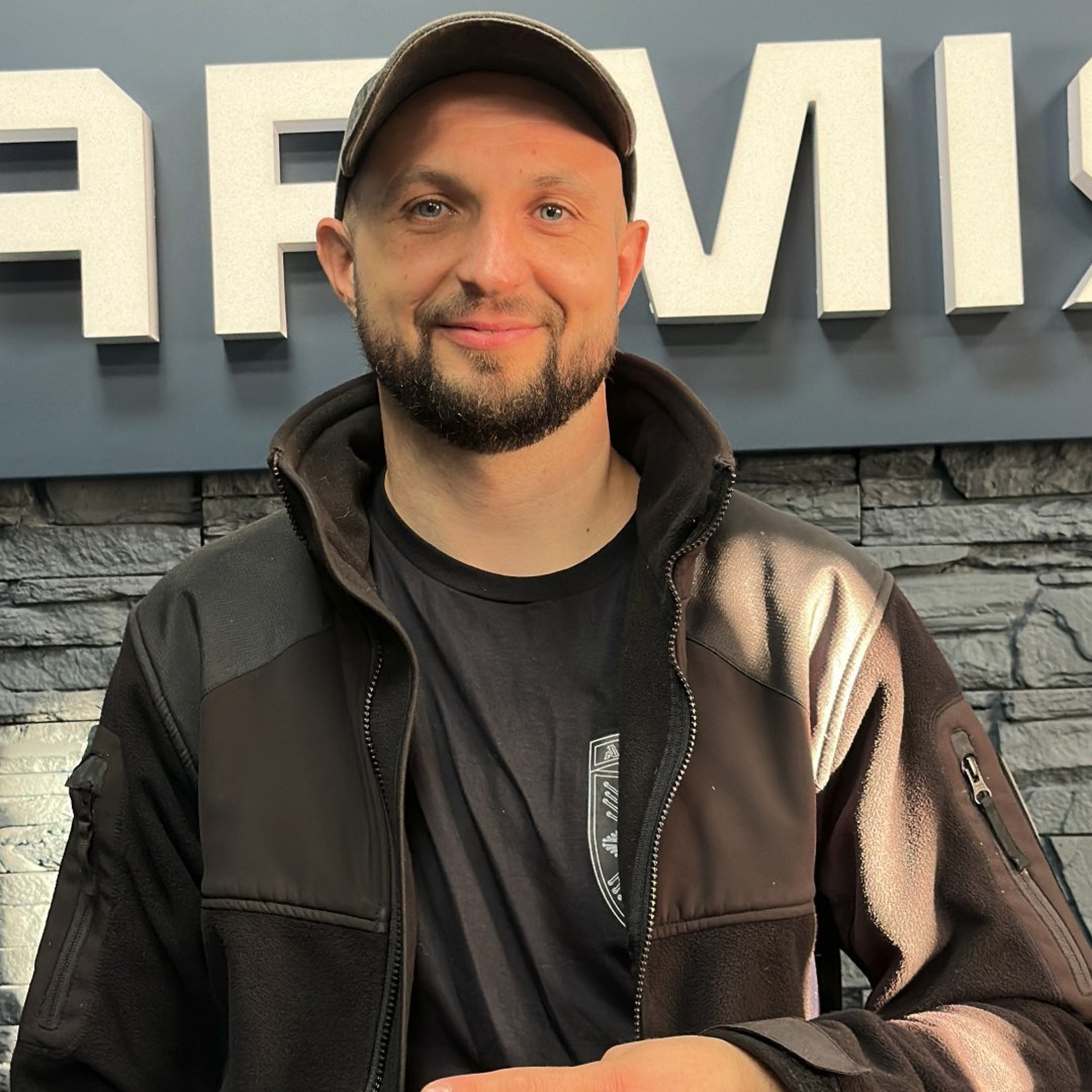 Їхав по землі, а потім поплив через воду: комбат 93-ї ОМБр про першу місію амфібійного НРК