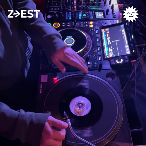 Truc et Astuces - Benij et ses invité.es Soundcloud podcast image for