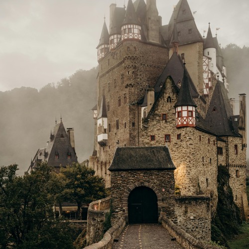 A beloved castle / Demo by Noteperformer 4
