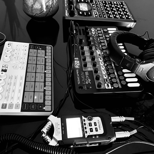 #07_livenXFM_unodrum_sp-404_progressive psy hardware jam_oct23