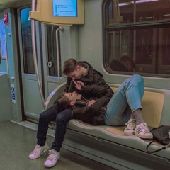 في البعد عشقاه .. في القرب عشقاه❤️.