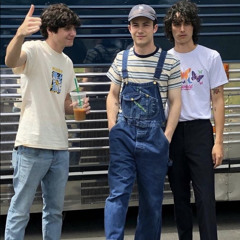 uncomfortable - wallows (slowed)