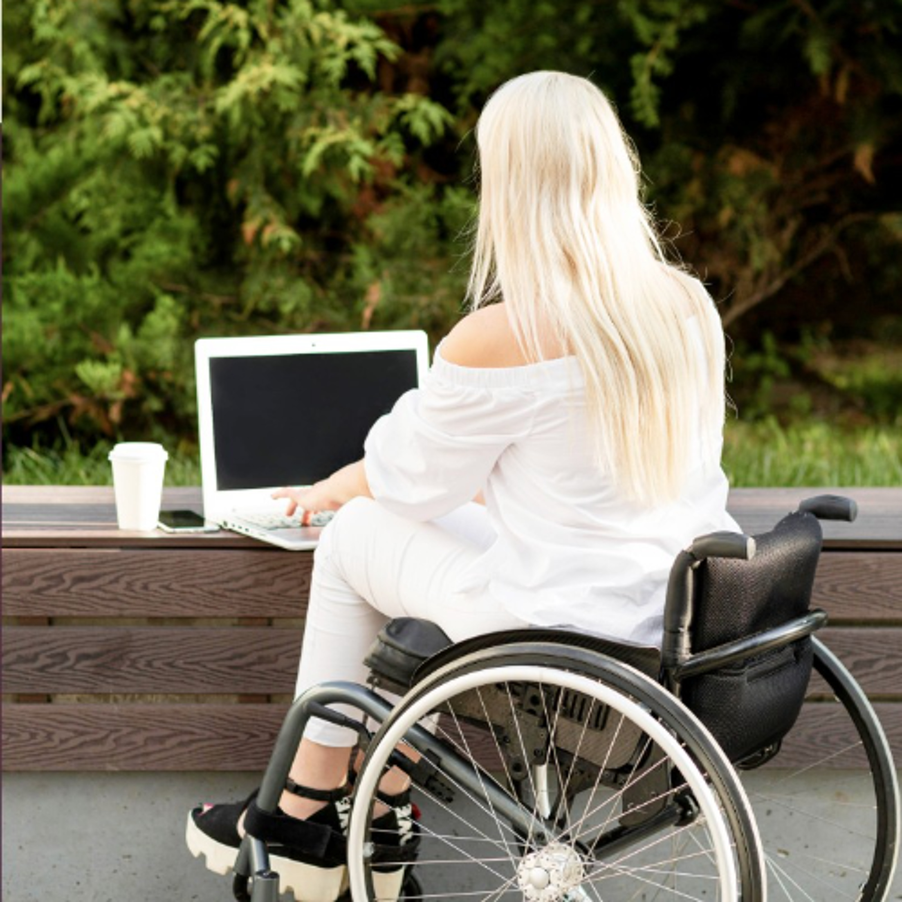 Правова допомога для людей з інвалідністю і переселенців: проєкт «Доступне право»