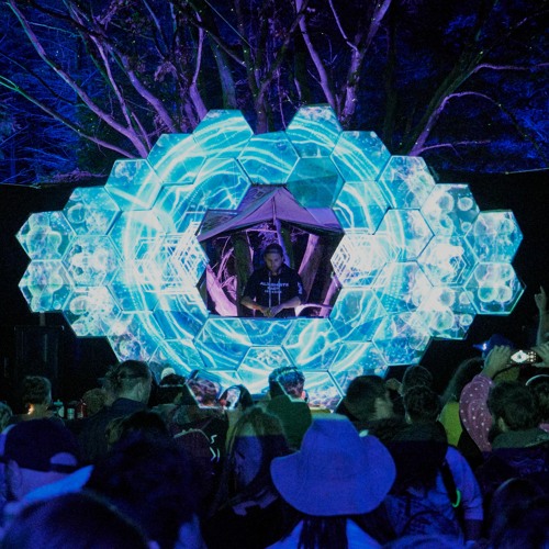 Khůmeia : On A Scale Of Crazy To Groovy