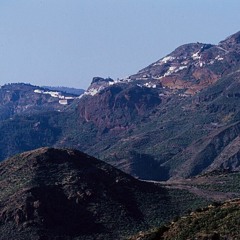 Regulus - Electronic - Dark rhythmic synths building suspense