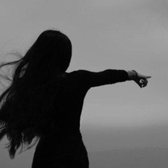 hold me close (@ok.nvrmindd)