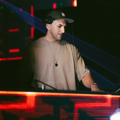 Diego Peltzer // W - Juan Ar - Prisma Producciones