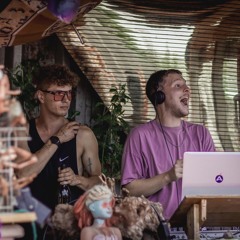 DJ B2B @ Diesen Perlenden Wein Trinkt Man Gekühlt Zu Allen Gelegenheiten - Festival 2019