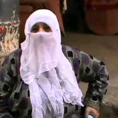 دير الزور | امرأة ديرية تلقي شعر شعبي يصف حال دير الزور - 4 تشرين الثاني 2012