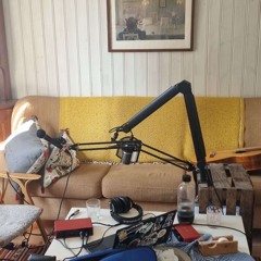 runaway (live in my living room)