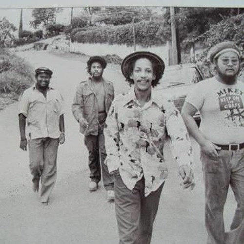 Jacob Miller - Each One Teach One meets Hugh Mundell (Jah Levi) - Zion A Fe Lion