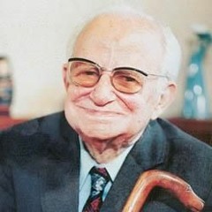 يحيى حقي في لقاء اذاعي مع نجوى الطوبي