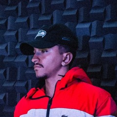 MATHEUS BRUNO - COM A TROPA DO MACARRÃO VAI TER CHUVA DE LANÇA (DJ MARLINHO)