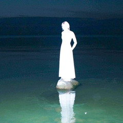 MOLD, Rose Hendrix - Maybelline New York