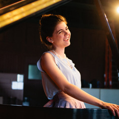 Lucy Fitz Gibbon sings the Moon aria from Artemisia by Laura Schwendinger