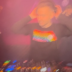 another hour of bundled energy 👨🏼‍🍳  @ Helgas Stadtpalast | Spowi Techno