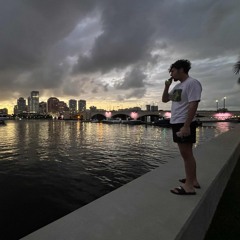 I mix lean in my baja blast lmfao