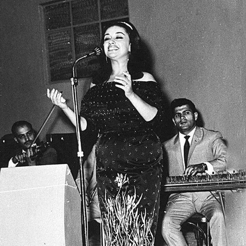 نجاح سلام - ظَمِئتُ إلى الماضي وطالَ حَنينِي