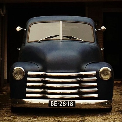 Stream Hoe zit het met de apk voor oldtimers van 50 jaar en ouder? by