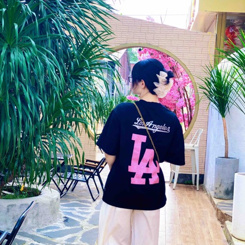 Căn bản em không biết cách yêu tôi _ 根本你不懂得爱我韦雄.