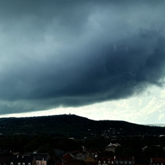 MY BRAIN IS A SAD LITTLE SQUARE BALL (And i'm okay with that)