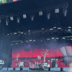 king krule live at glastonbury-out getting ribs