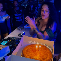 Yanaquarius: 30 Years of Vibes