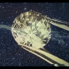 WYZRD ft. Conrad Mundy - Crushed Diamonds