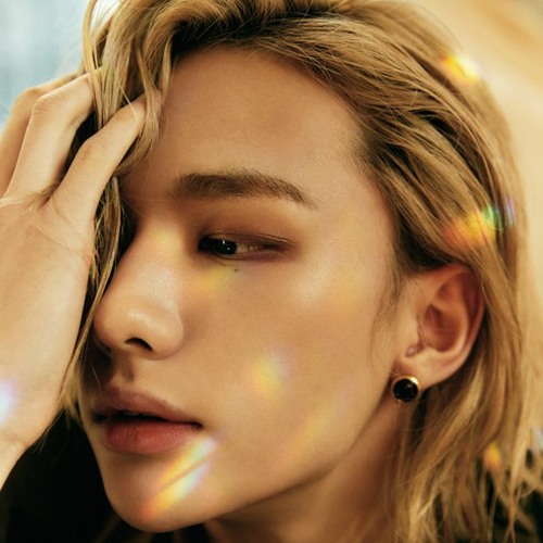 Stream Hyunjin Ice Cream (on vlive 21/11/22) by TeddyMakaveli