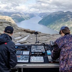 Einmusik b2b Jonas Saalbach live at Preikestolen in Norway for Cercle 🔥 t.me/edm_sets 🔥