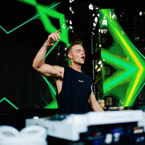 SHARKER Dancefestopia 2025