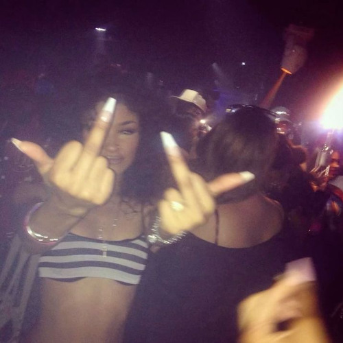 live it (chrisellavar)